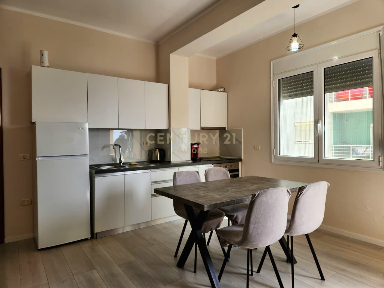 Apartament 1+1 me Pamje nga Deti në Lungomare 1, Vlorë