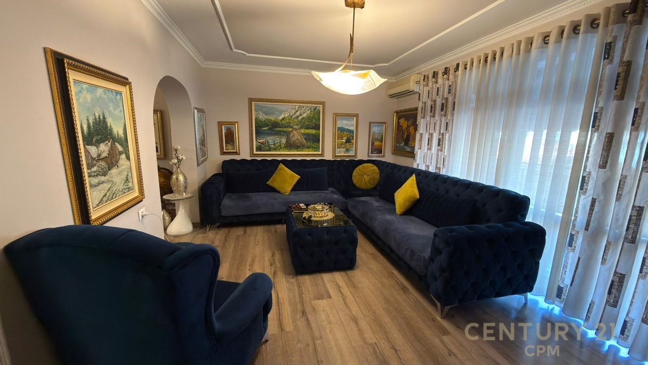 Shitet apartament 2+1+2 tek Rruga Naim Frasheri