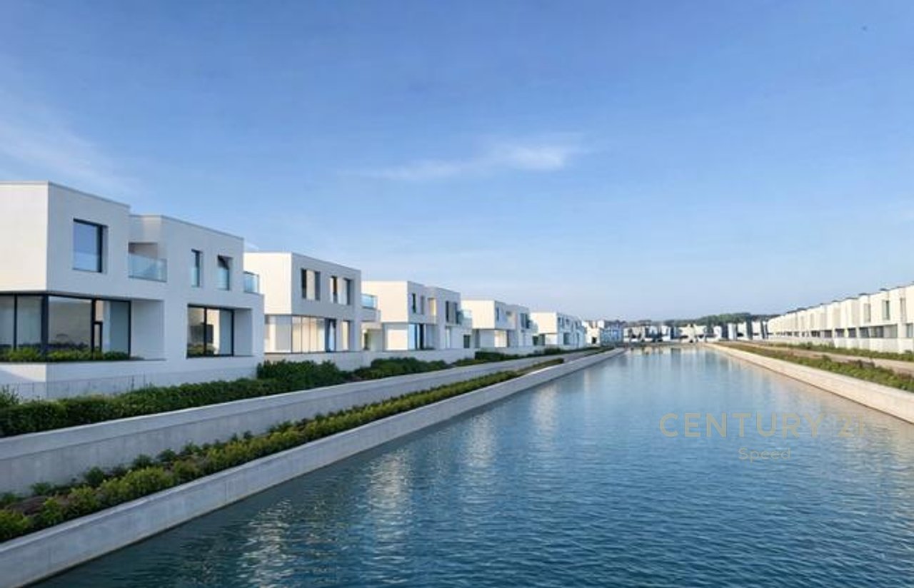 Vilë luksoze në shitje në Turquoise Marina tek Gjiri i Lalzit, Hamallaj!