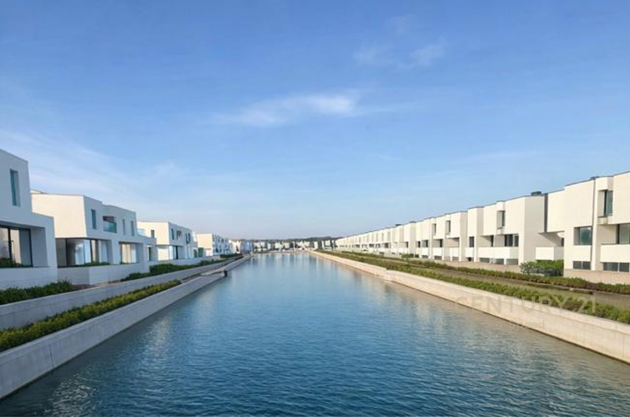 Vilë luksoze në shitje në Turquoise Marina tek Gjiri i Lalzit, Hamallaj!