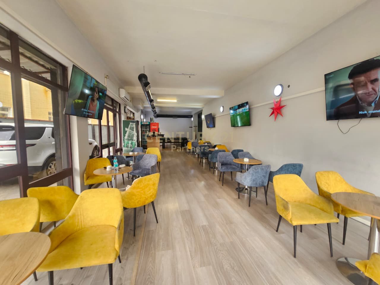 I rent a commercial space on Siri Kodra street!