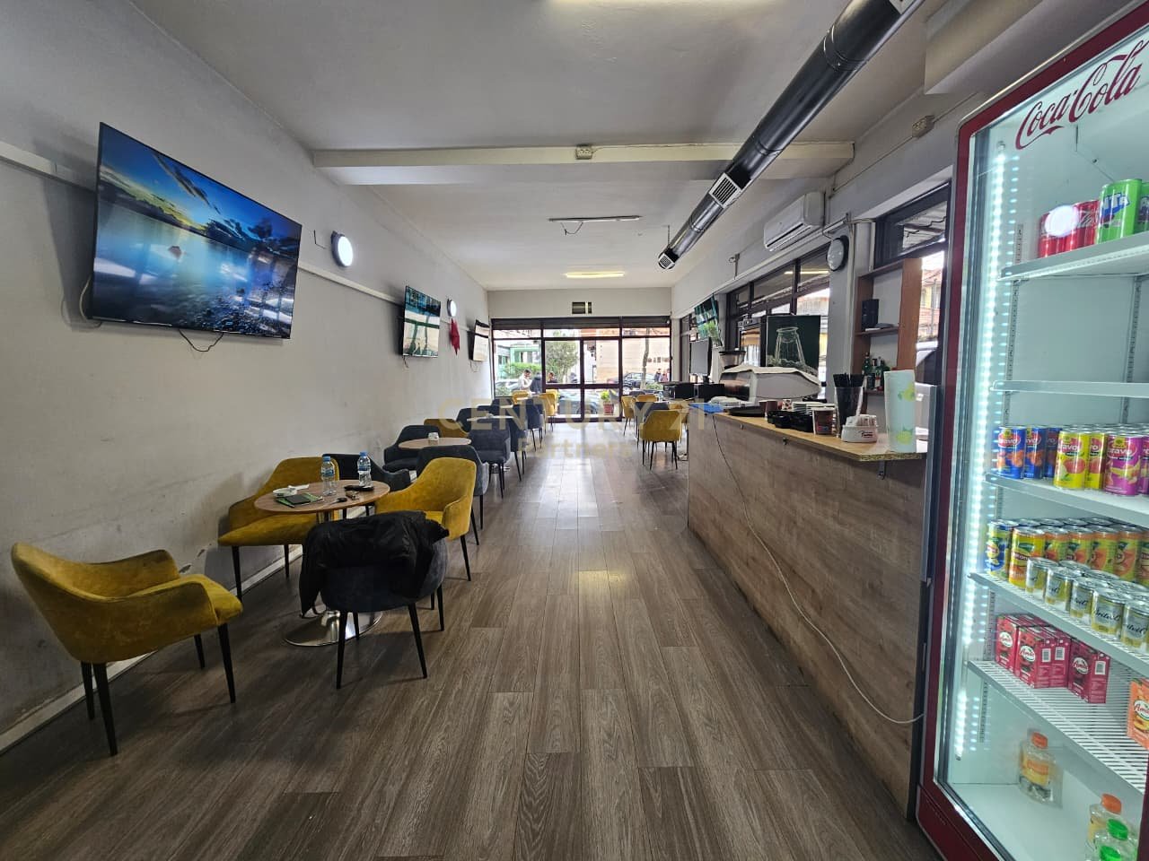 I rent a commercial space on Siri Kodra street!