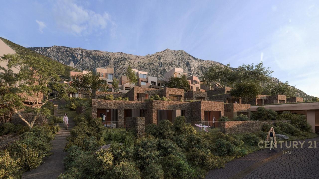 APARTMENT 2+1+2 WITH VERANDA + PARKING FOR SALE IN GREEN COAST!