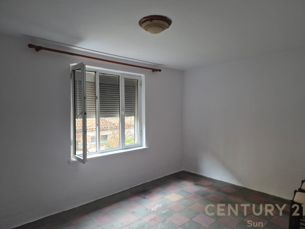 Appartamento 1+1 in vendita – Via Kavaja, vicino a Garden Building | €130.000