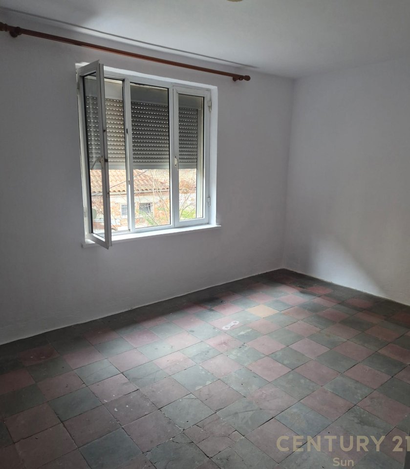 Appartamento 1+1 in vendita – Via Kavaja, vicino a Garden Building | €130.000