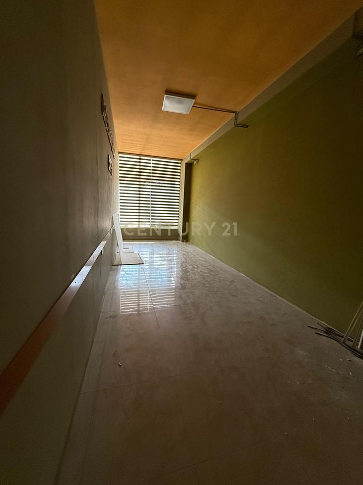 MULTIFUNCTIONAL COMMERCIAL SPACE FOR RENT NEAR CASA ITALIA!