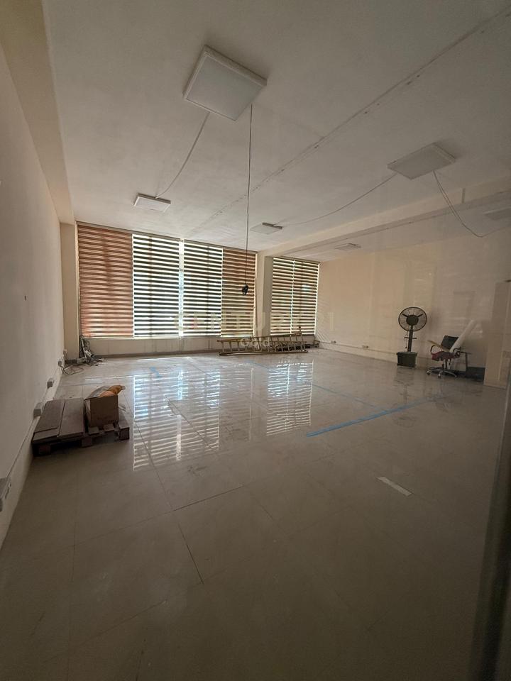 MULTIFUNCTIONAL COMMERCIAL SPACE FOR RENT NEAR CASA ITALIA!