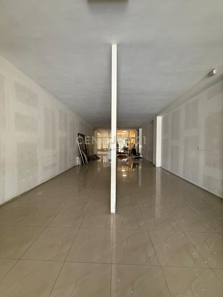 MULTIFUNCTIONAL COMMERCIAL SPACE FOR RENT NEAR CASA ITALIA!