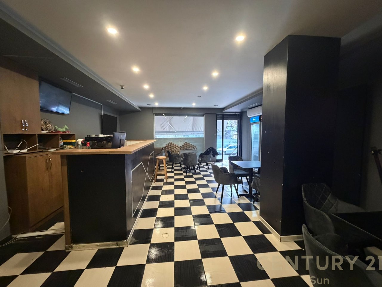 Bar / Cafe for Sale at the Military Hospital, Tirana - 1