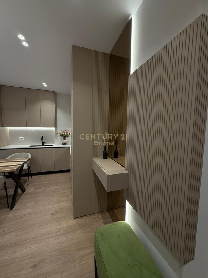 Super Appartamento 2+1+2 in Affitto al Golden Tower – Via Mine Peza, Tirana