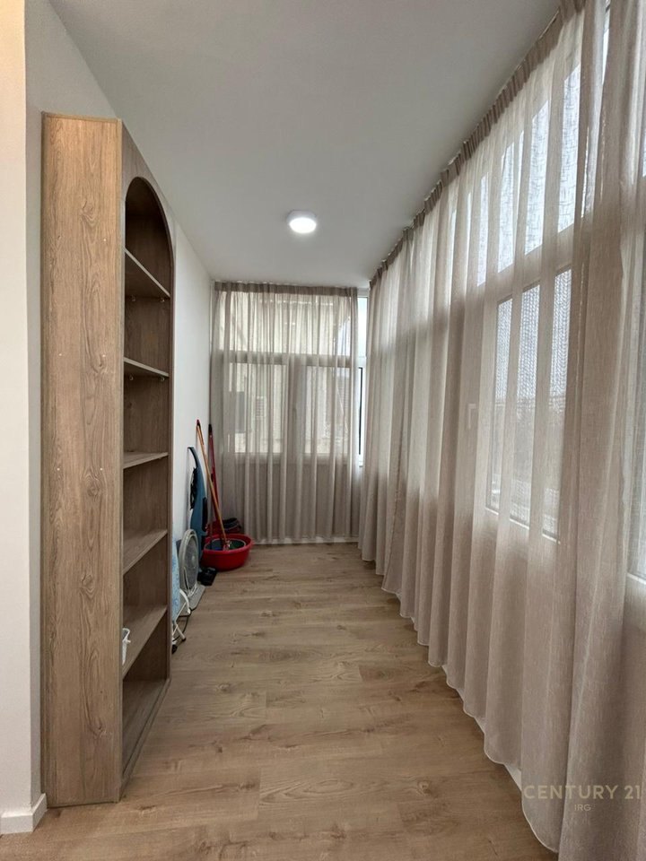 1+1 ME QERA TE KOMUNA E PARISIT.