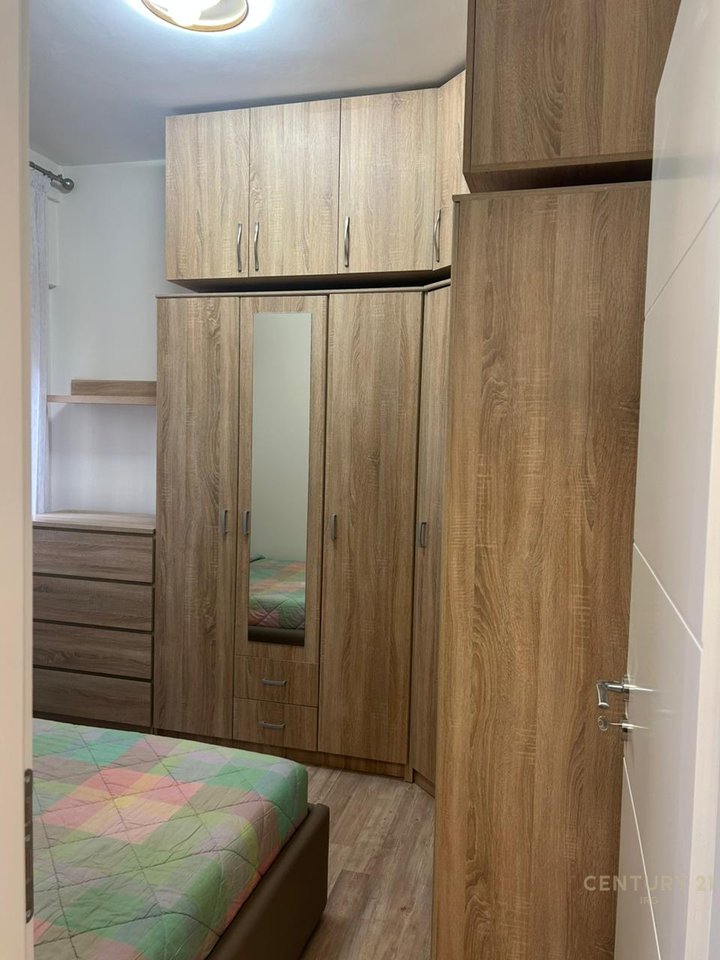 1+1 ME QERA TE KOMUNA E PARISIT.