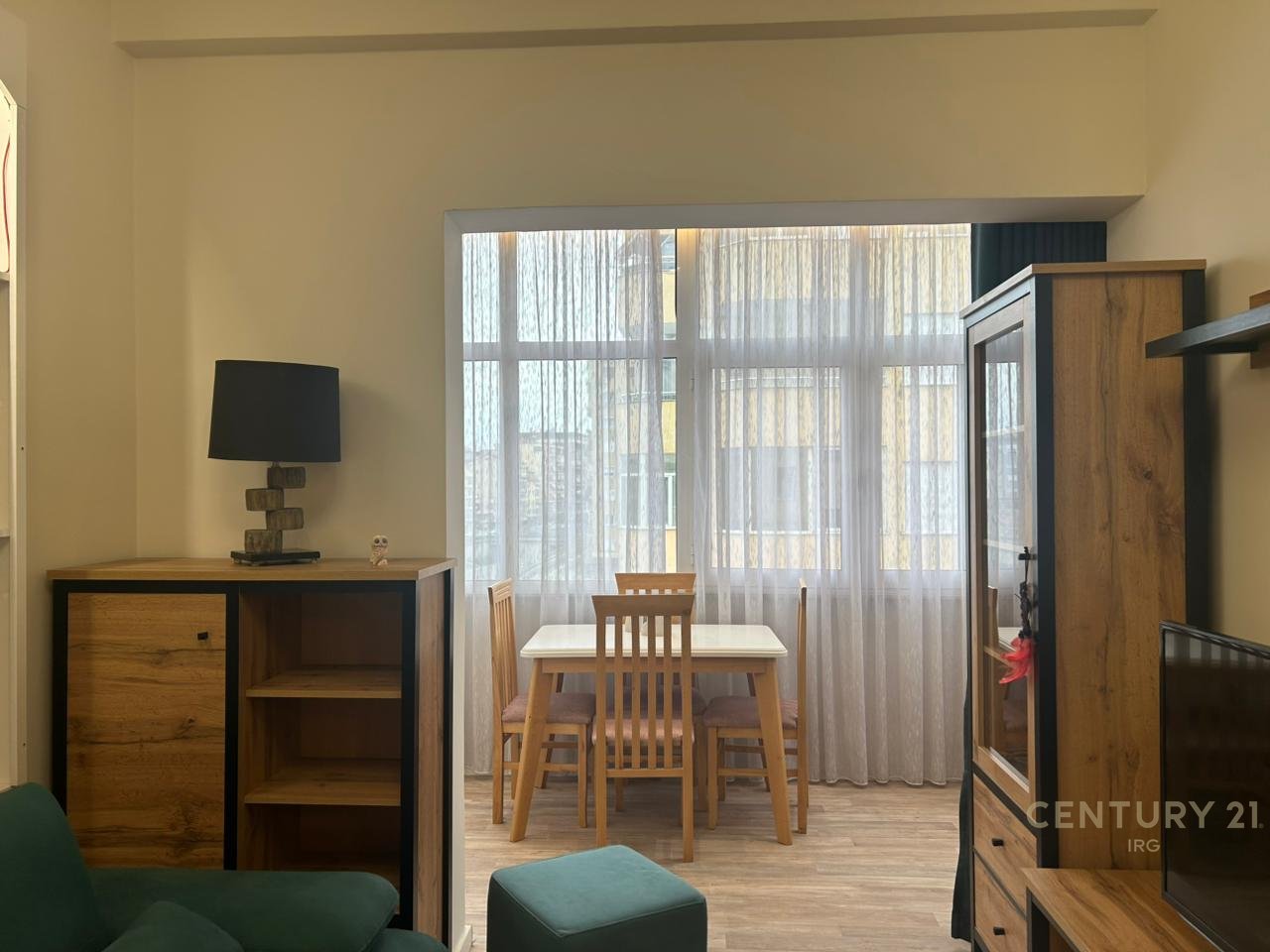 1+1 ME QERA TE KOMUNA E PARISIT.