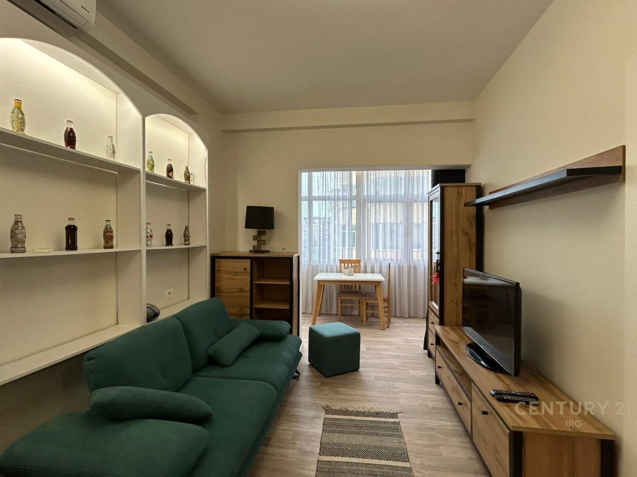 1+1 ME QERA TE KOMUNA E PARISIT.