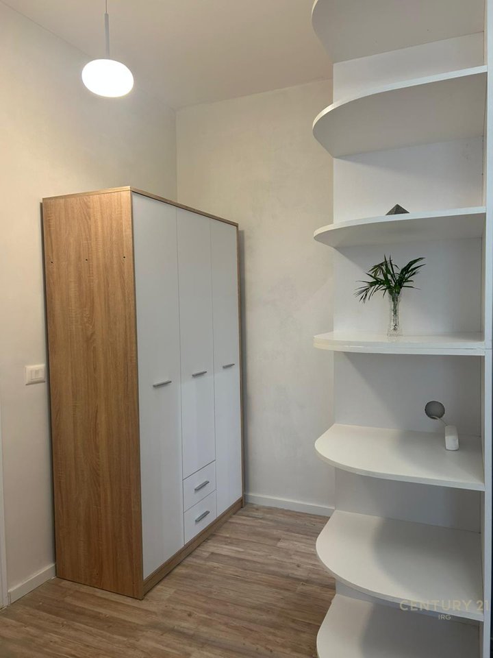 1+1 ME QERA TE KOMUNA E PARISIT.