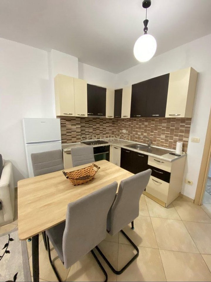 Apartament 2+1 me Qira pranë Hotel Marinaj, Unaza e Re!