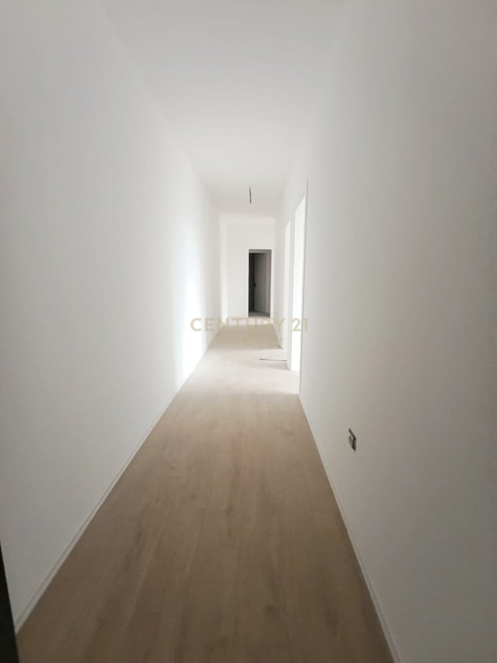 Ambient me qira për Klinikë, Golden Gate