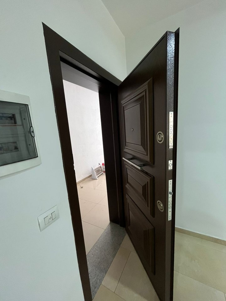 APARTAMENT 2+1 ME 2 TUALETE, I MOBILUAR – TERMINALI I VJETËR, POGRADEC