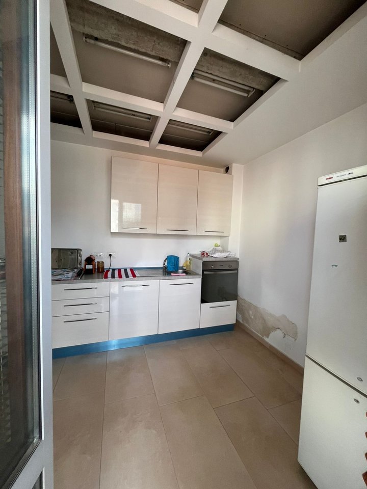 APARTAMENT 2+1 ME 2 TUALETE, I MOBILUAR – TERMINALI I VJETËR, POGRADEC