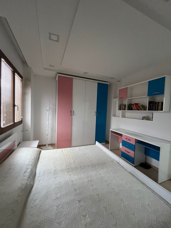 APARTAMENT 2+1 ME 2 TUALETE, I MOBILUAR – TERMINALI I VJETËR, POGRADEC