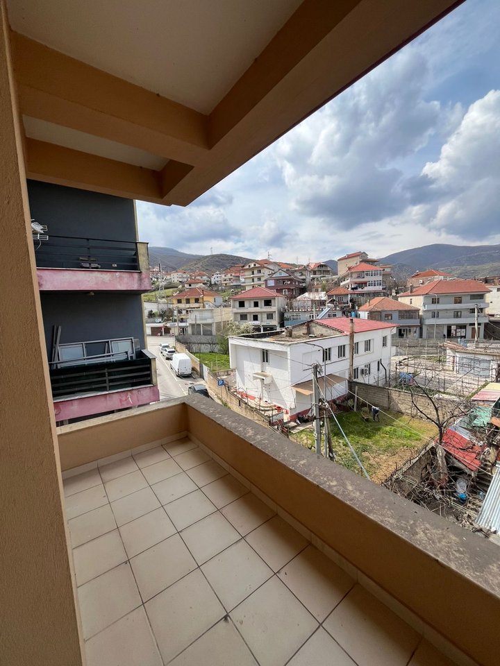 APARTAMENT 2+1 ME 2 TUALETE, I MOBILUAR – TERMINALI I VJETËR, POGRADEC