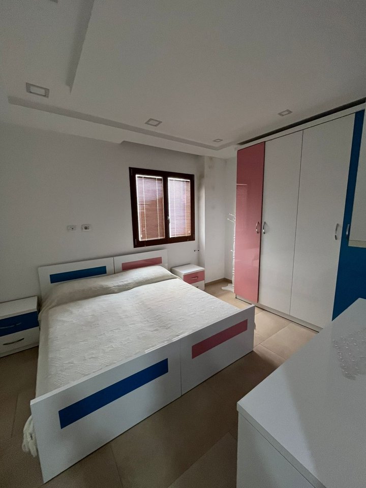 APARTAMENT 2+1 ME 2 TUALETE, I MOBILUAR – TERMINALI I VJETËR, POGRADEC