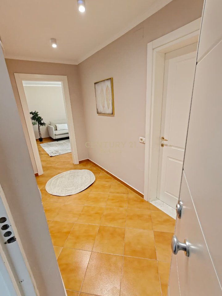 SHITET APARTAMENT 1+1 – RRUGA DIBRES, TIRANË