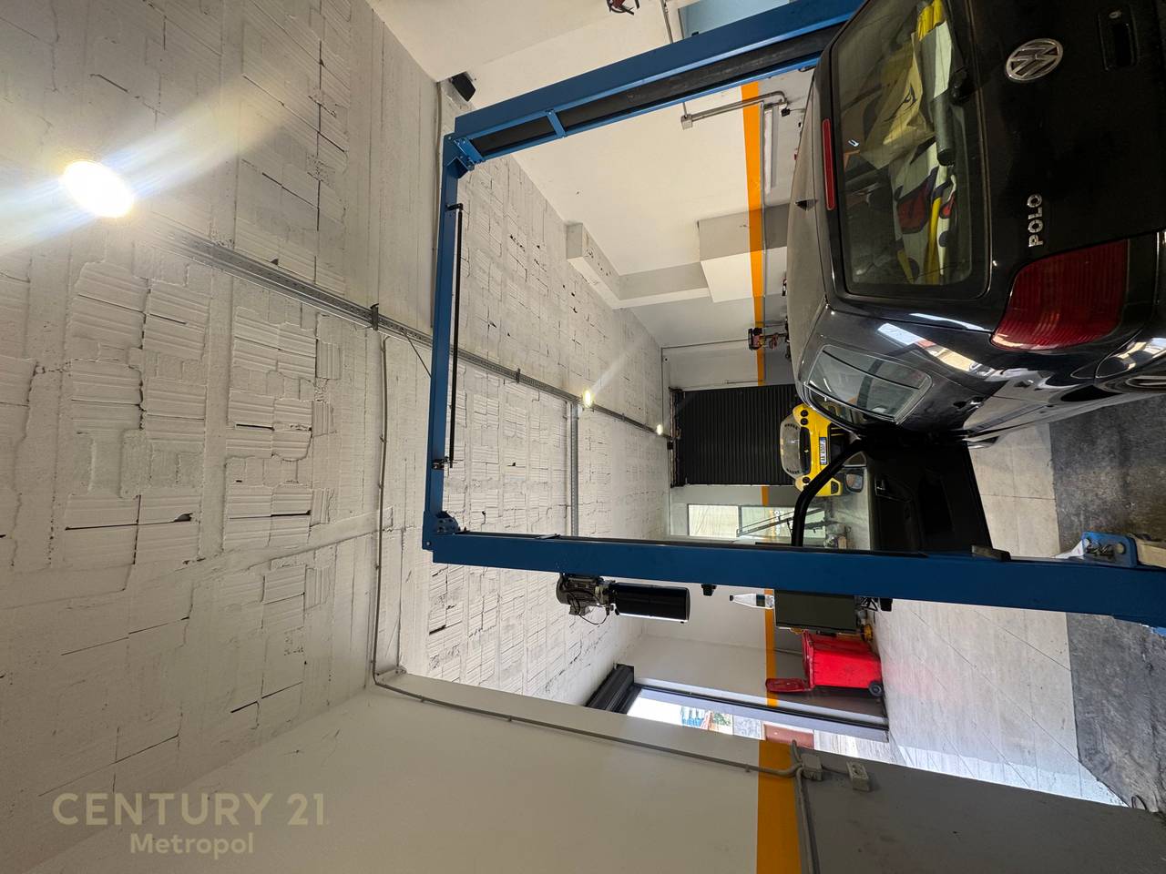 Commercial space for rent on Siri Kodra Street