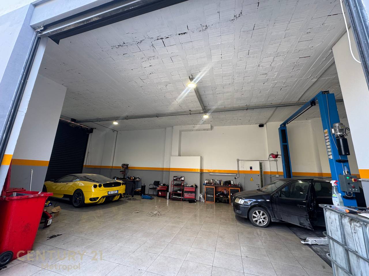 Commercial space for rent on Siri Kodra Street