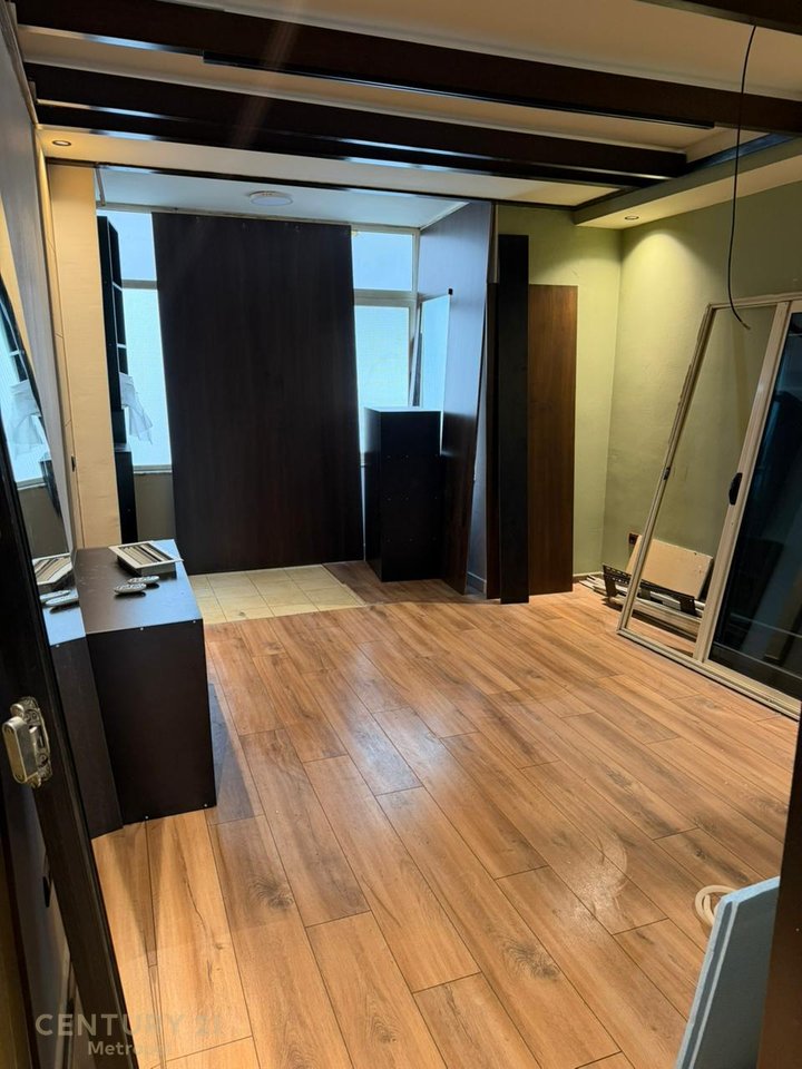 Zyrë  Me Qira në Liqeni i Thatë, Tiranë - 1100€ | 170 m²