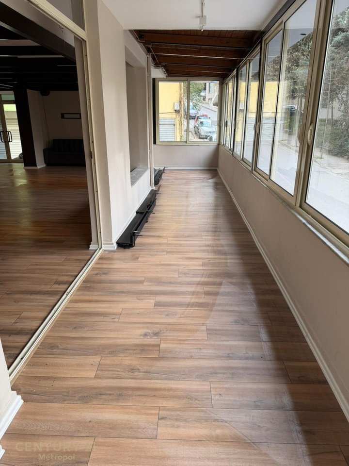 Zyrë  Me Qira në Liqeni i Thatë, Tiranë - 1100€ | 170 m²