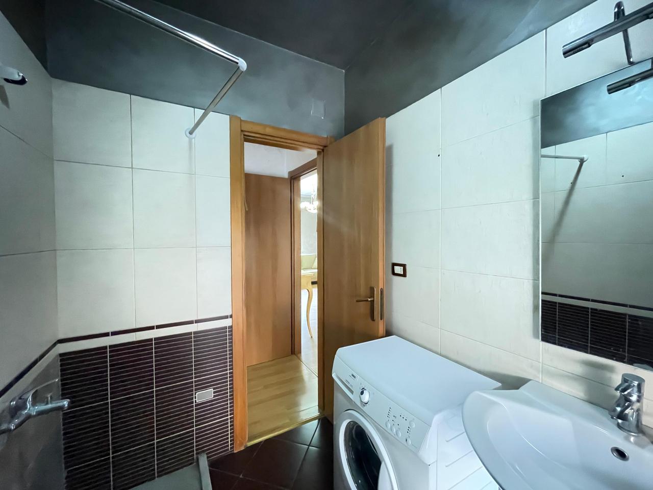 APARTAMENT 3+1+2 PER QIRA TEK ZOGU I ZI!