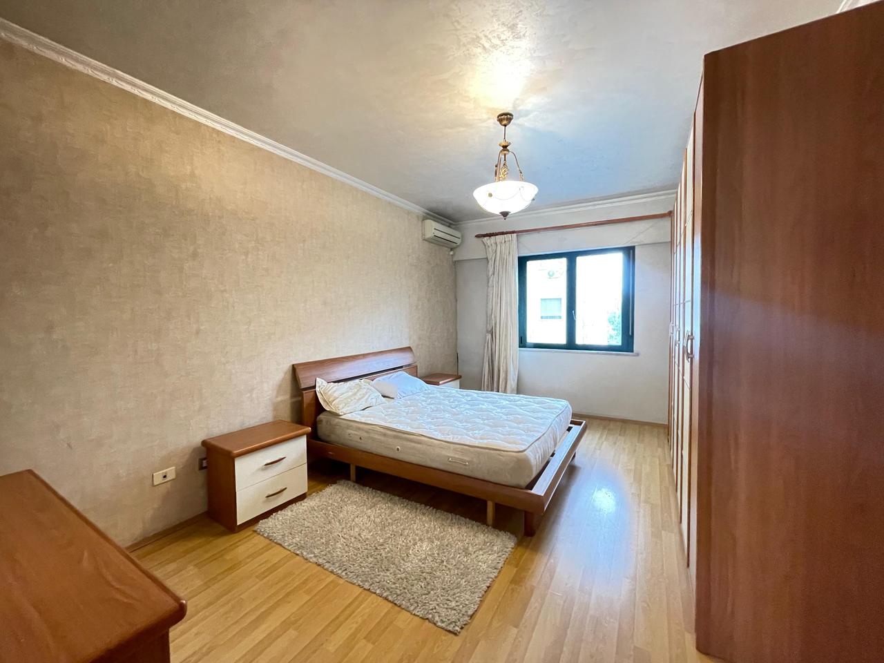 APARTAMENT 3+1+2 PER QIRA TEK ZOGU I ZI!