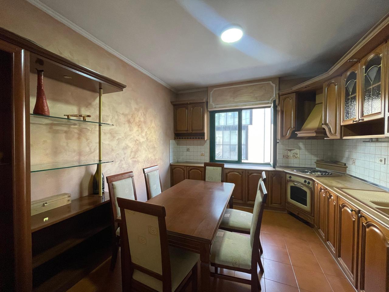 APARTAMENT 3+1+2 PER QIRA TEK ZOGU I ZI!