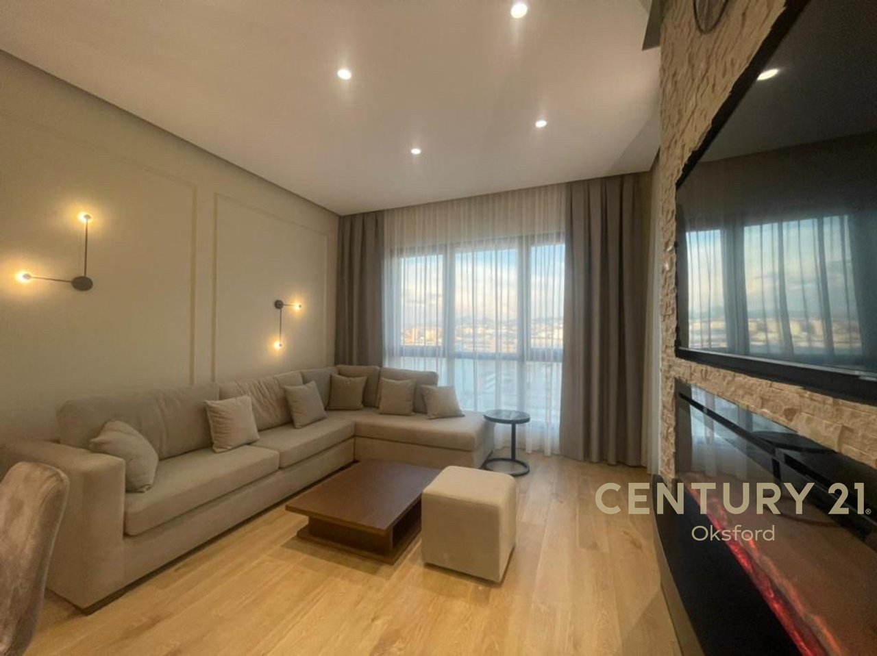 apartment for rent 1+1 at Square 21, on Kavaja Street!