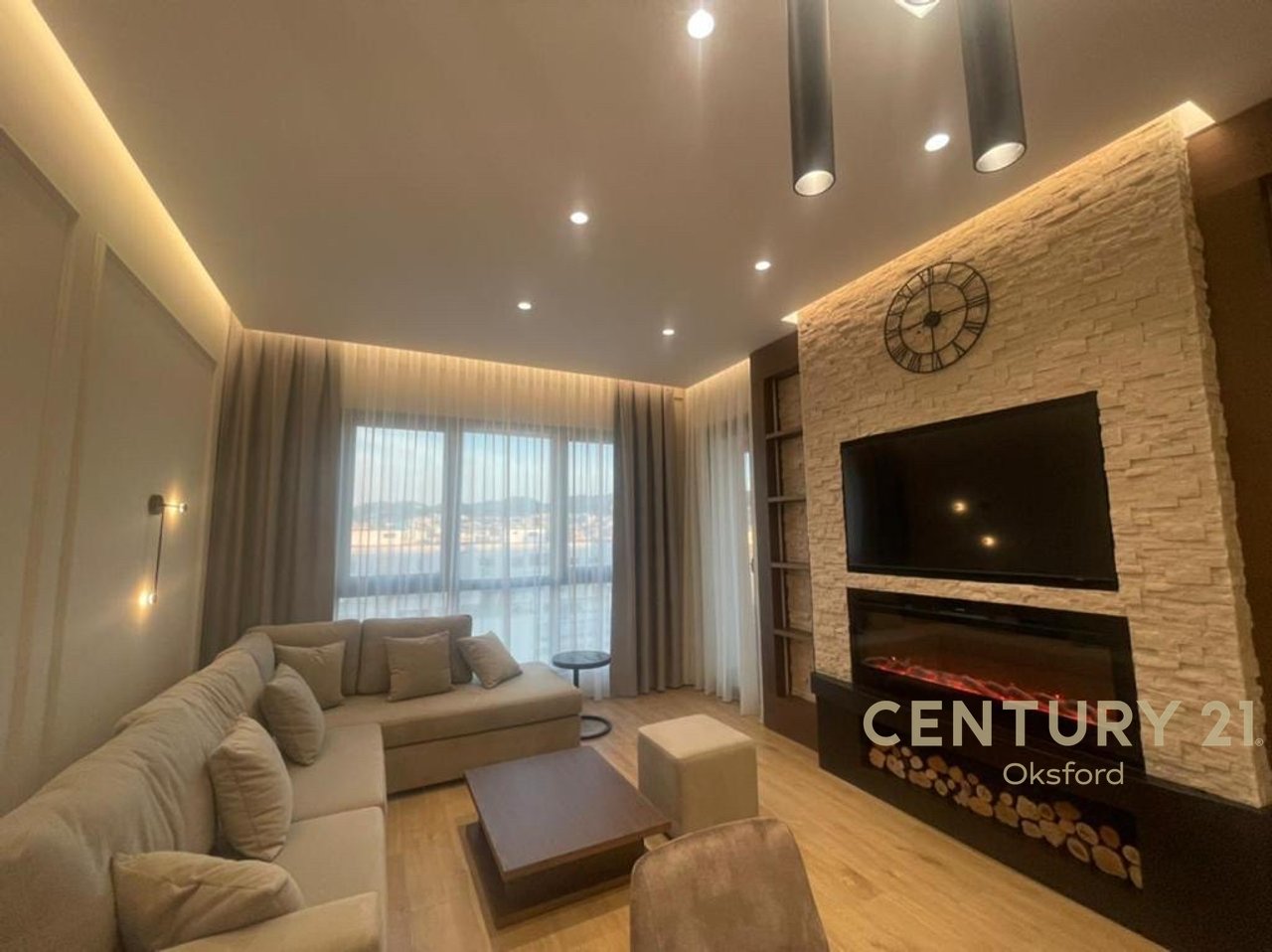 apartment for rent 1+1 at Square 21, on Kavaja Street!