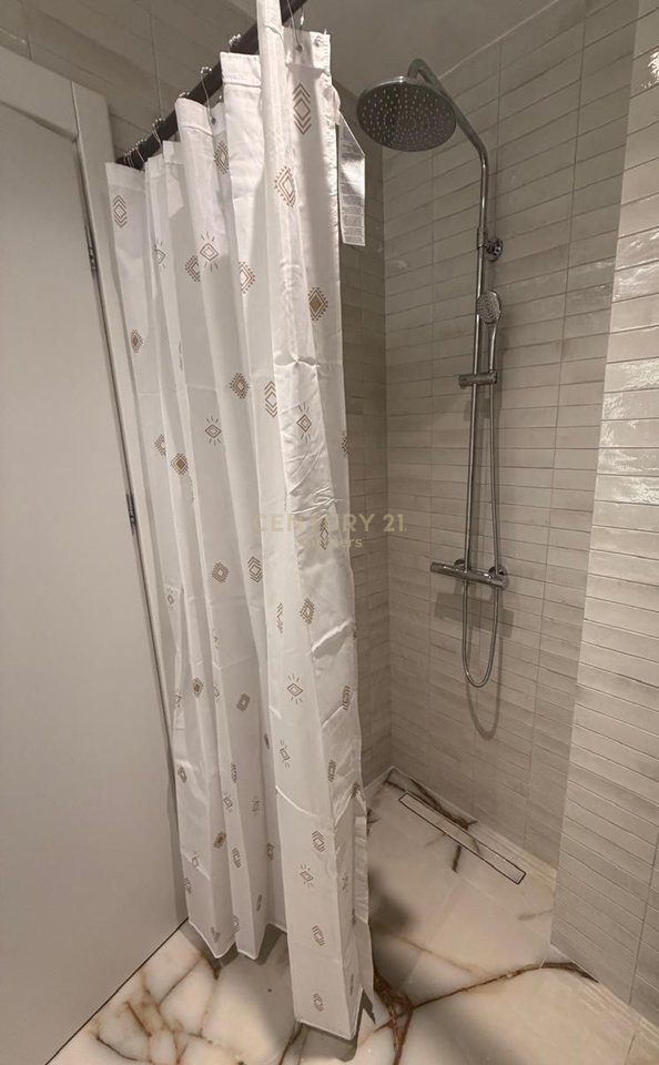 📍 I rent a studio apartment near the “Mihal Grameno” school