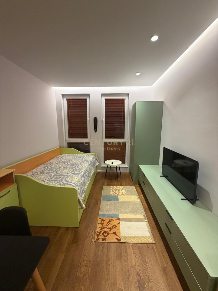 📍 I rent a studio apartment near the “Mihal Grameno” school