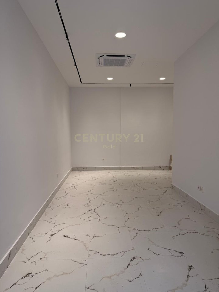 Shitet Njesi Biznesi shume prane Sheshit Skënderbej (Qendër), Rruga Mine Peza  - 211,200€ | 38.4 m²