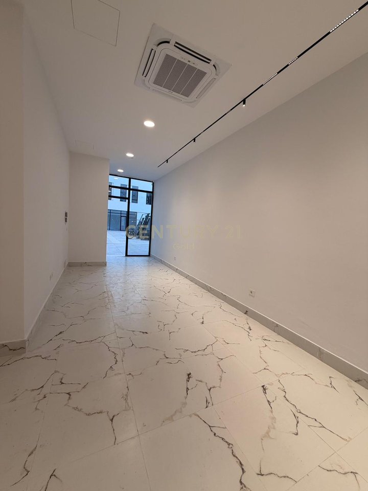 Shitet Njesi Biznesi shume prane Sheshit Skënderbej (Qendër), Rruga Mine Peza  - 211,200€ | 38.4 m²