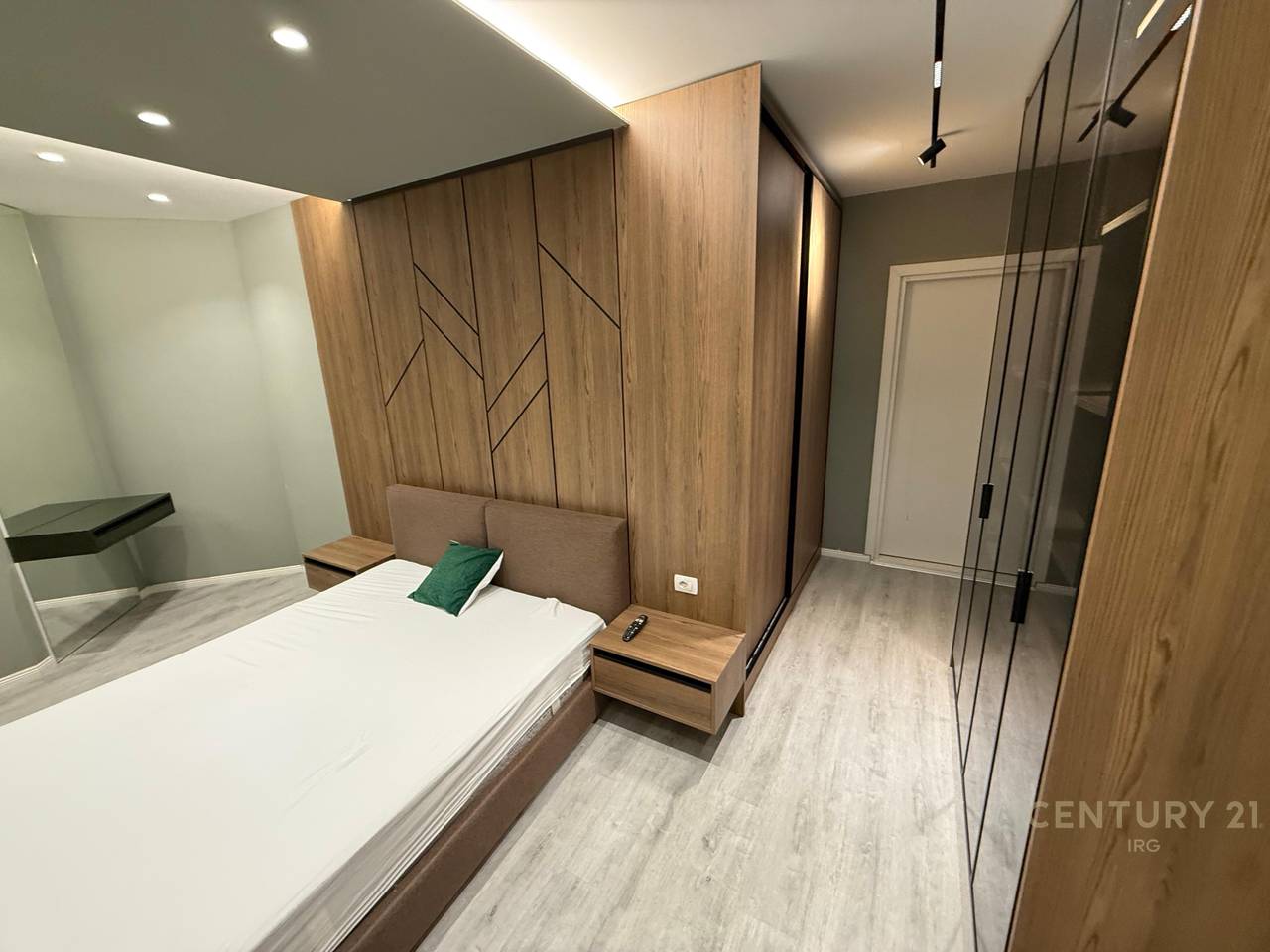 2+1 apartment with parking space for rent in Ali Dem!