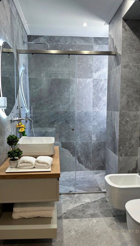 Shitet apartament modern 1+1 ne zonen e plazhit, Durres!