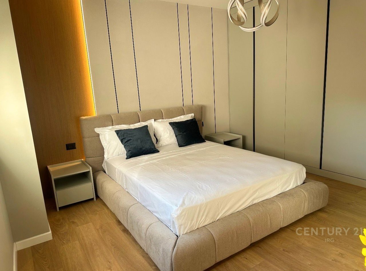 Shitet apartament modern 1+1 ne zonen e plazhit, Durres!
