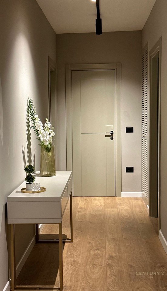 Shitet apartament modern 1+1 ne zonen e plazhit, Durres!