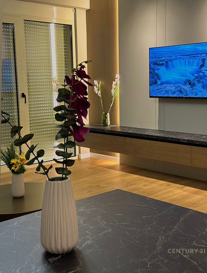 Shitet apartament modern 1+1 ne zonen e plazhit, Durres!