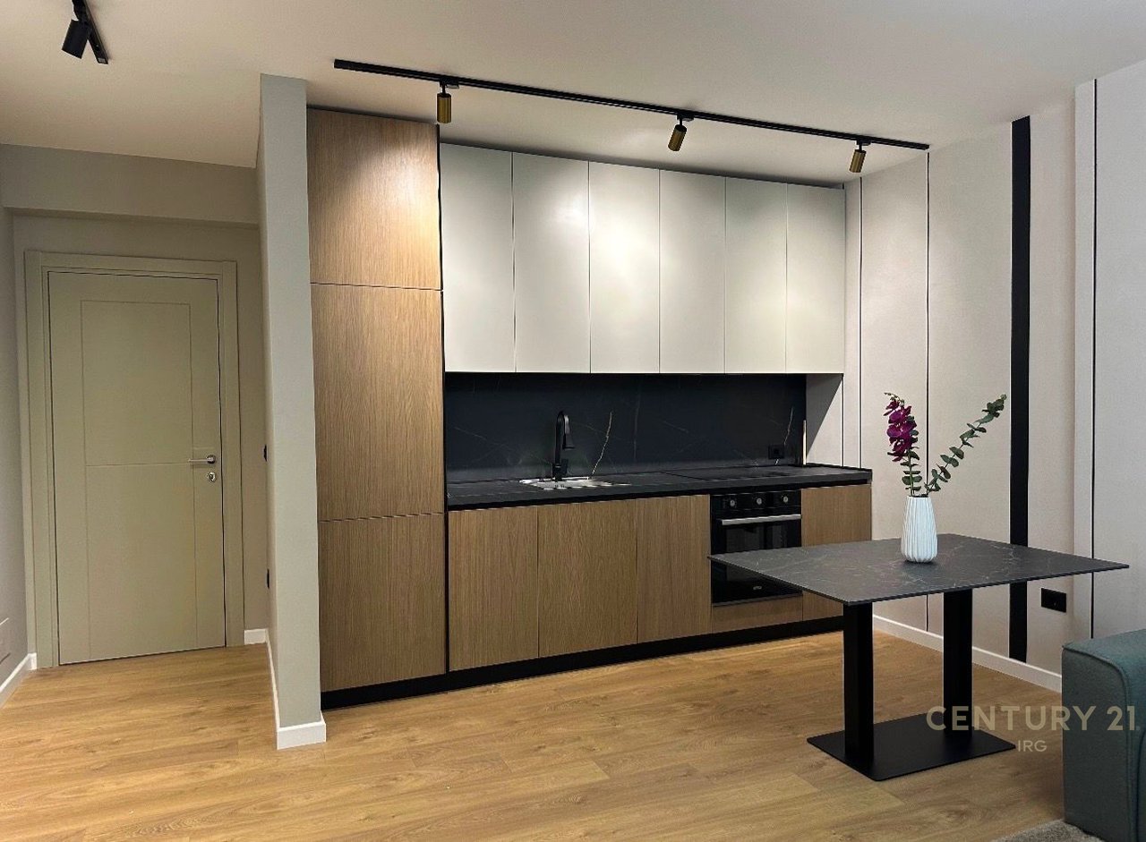 Shitet apartament modern 1+1 ne zonen e plazhit, Durres!