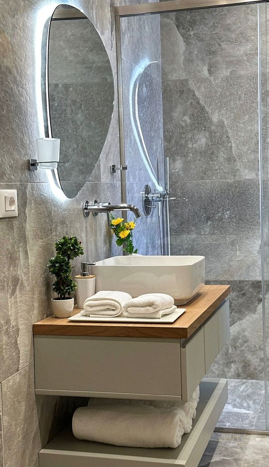 Shitet apartament modern 1+1 ne zonen e plazhit, Durres!