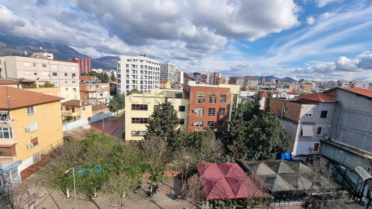 1+1 Apartment for Rent on Rruga e Dibrës, Tirana - 450€ | 60 m²