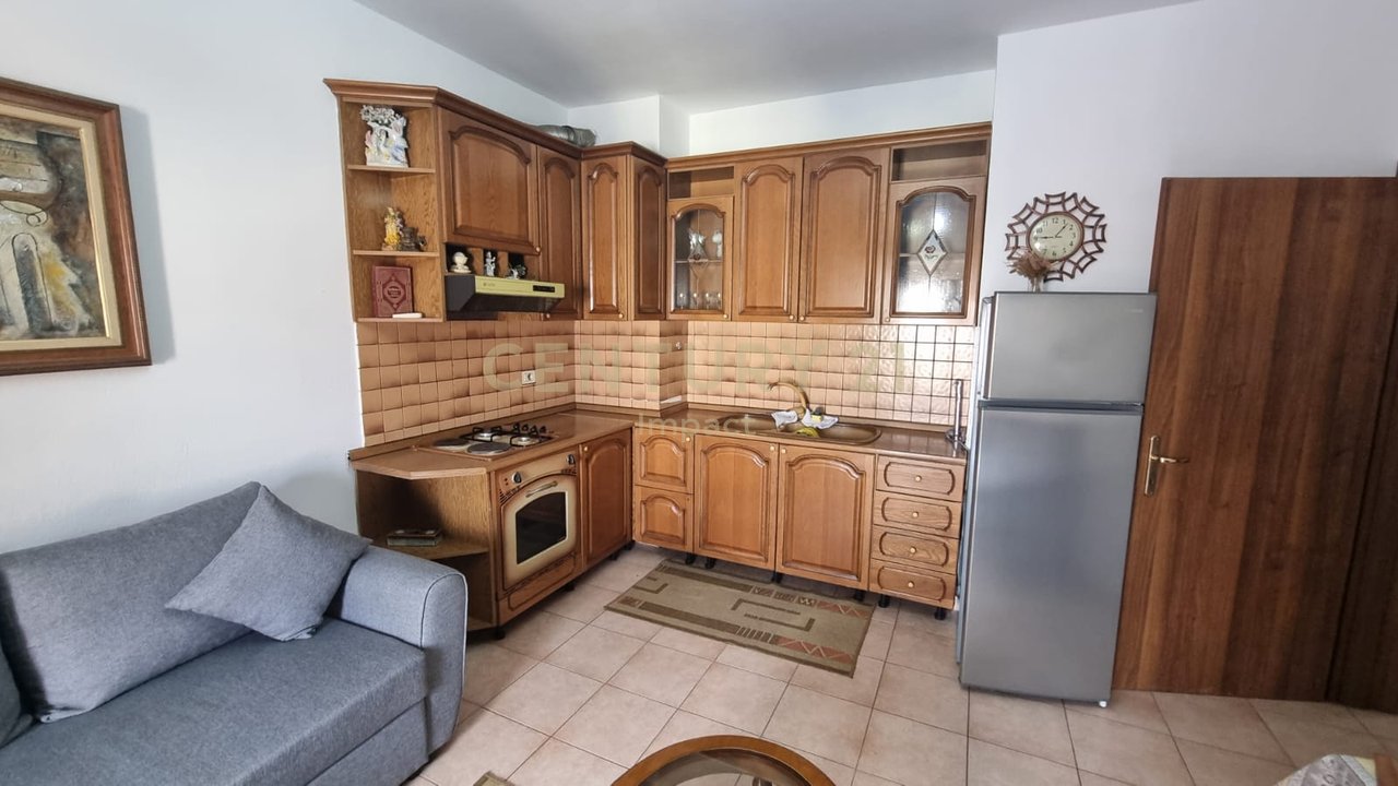 1+1 Apartment for Rent on Rruga e Dibrës, Tirana - 450€ | 60 m²