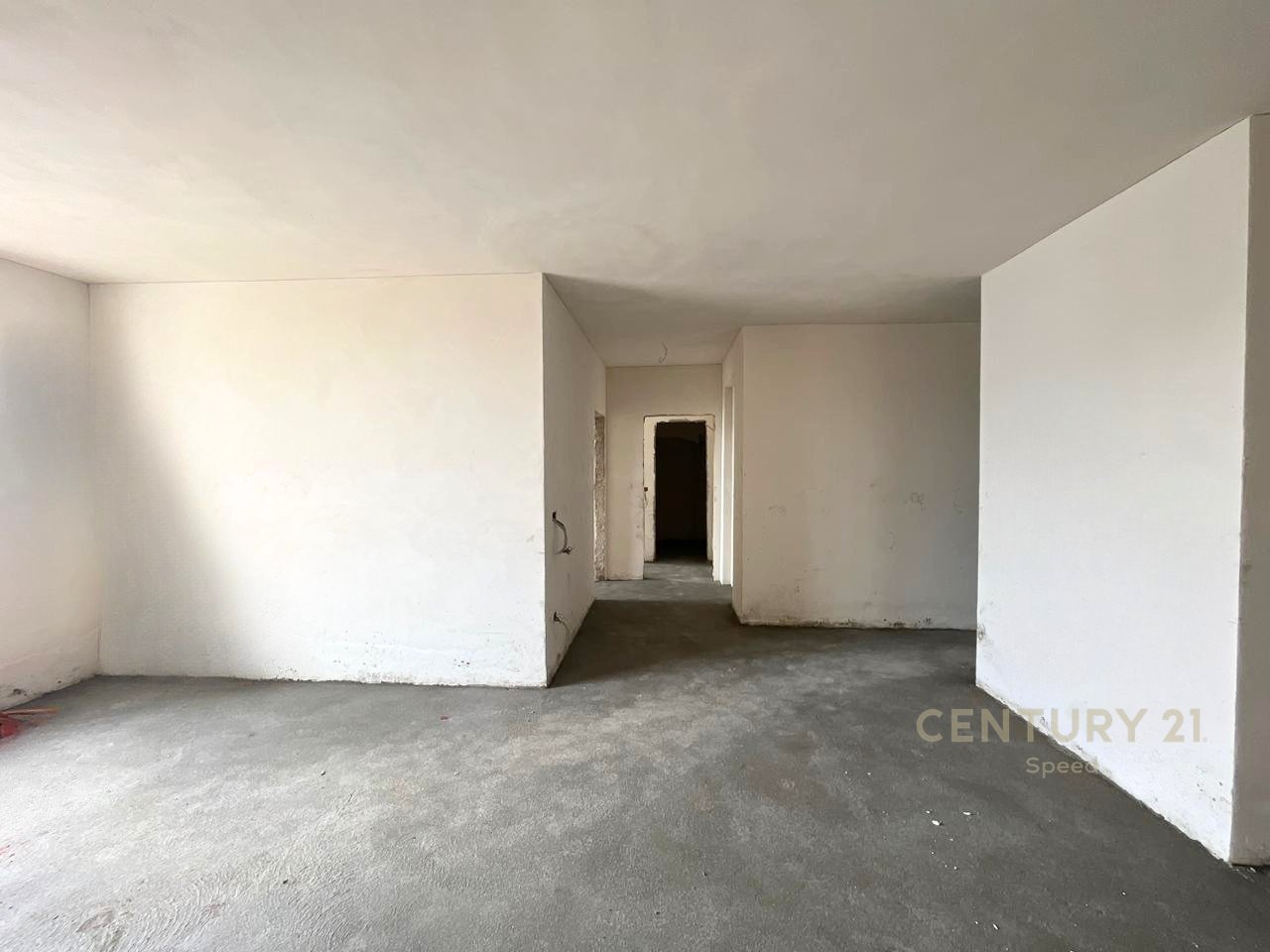 Shitet apartament 2+1+2  në Ali Dem!!